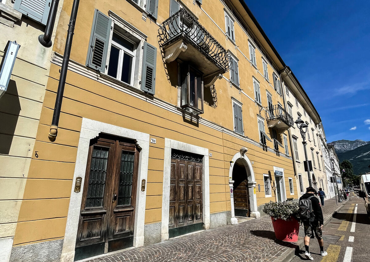 Alloggi a ROVERETO - C.so Bettini - Piano 3 / stanze singole 2 / stanze doppie 2 / bagni 2