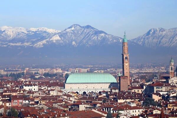 Stanza Easy - Appartamenti per studenti a Rovereto e a Vicenza