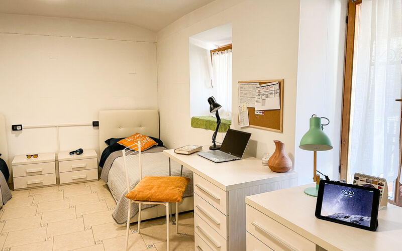ROVERETO - C.so Bettini - Stanza 3 Doppia - Letto 1
