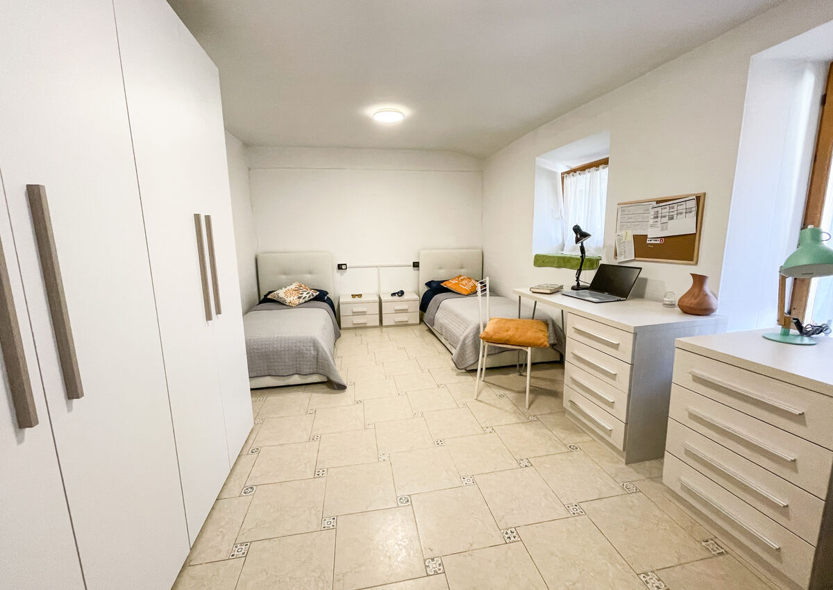 ROVERETO - C.so Bettini - Stanza 3 Doppia - Letto 2