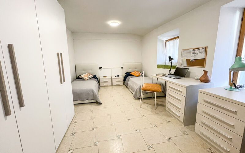 ROVERETO - C.so Bettini - Stanza 3 Doppia - Letto 2