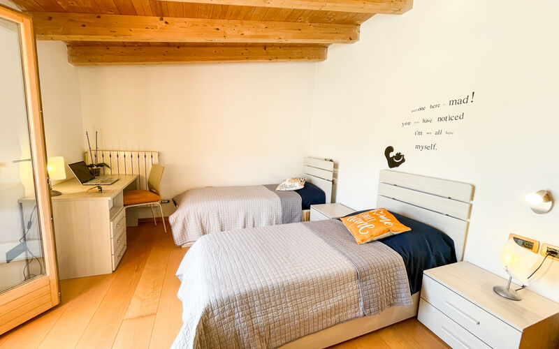 ROVERETO - C.so Bettini - Stanza 4 Doppia - Letto 1