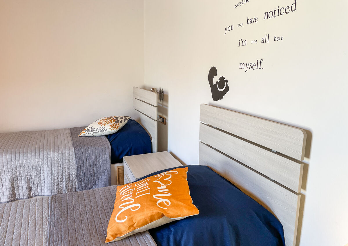 ROVERETO - C.so Bettini - Stanza 4 Doppia - Letto 2