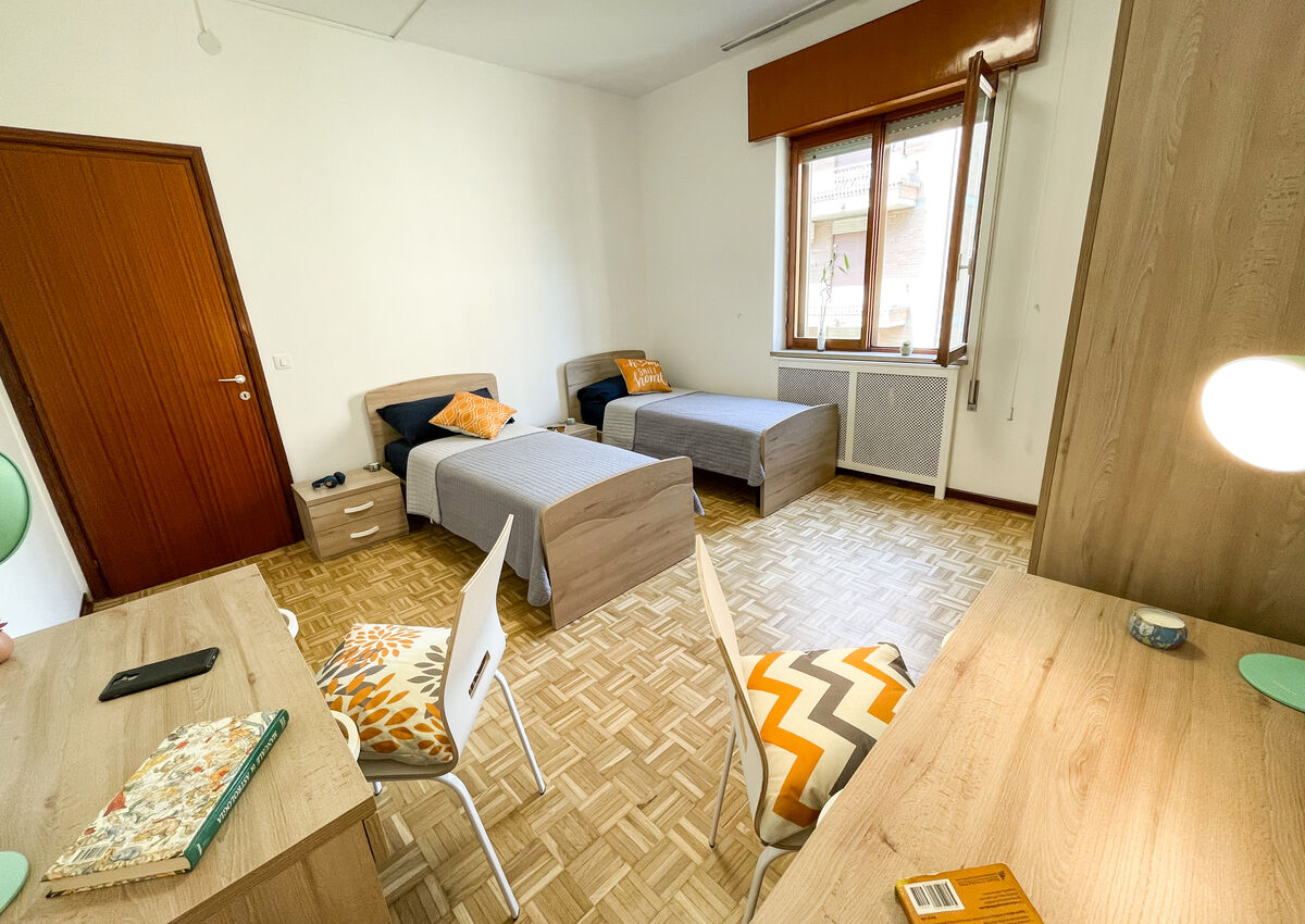 VICENZA - Via Meschinelli - Stanza 3 Doppia - Letto 1