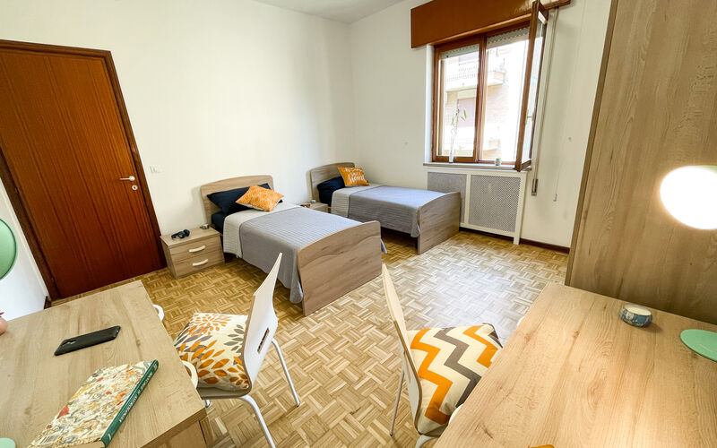VICENZA - Via Meschinelli - Stanza 3 Doppia - Letto 1