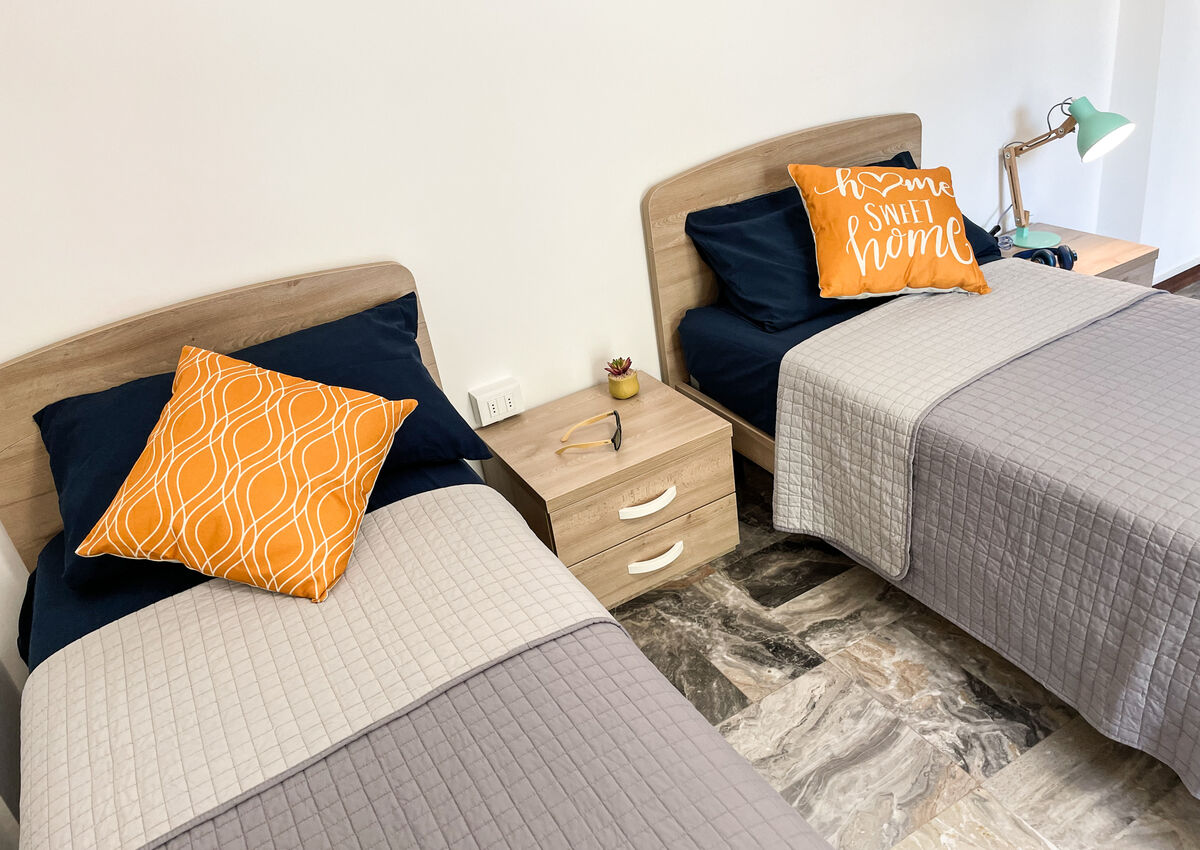 VICENZA - Via Meschinelli - Stanza 4 - Doppia - Letto 1