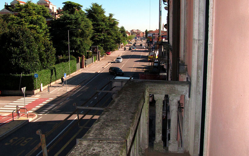 VICENZA - Via della Pace - Int. 3 - Stanza 4 - Letto 1