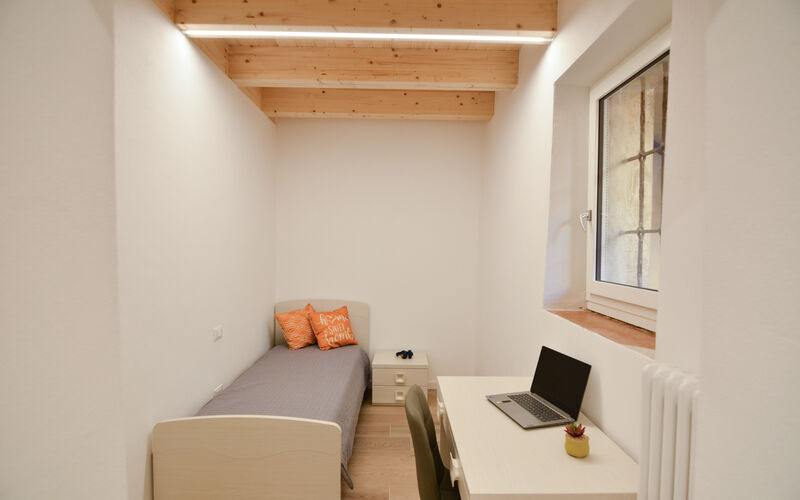 ROVERETO - Valbusa 1 - lato nord - Stanza 1 