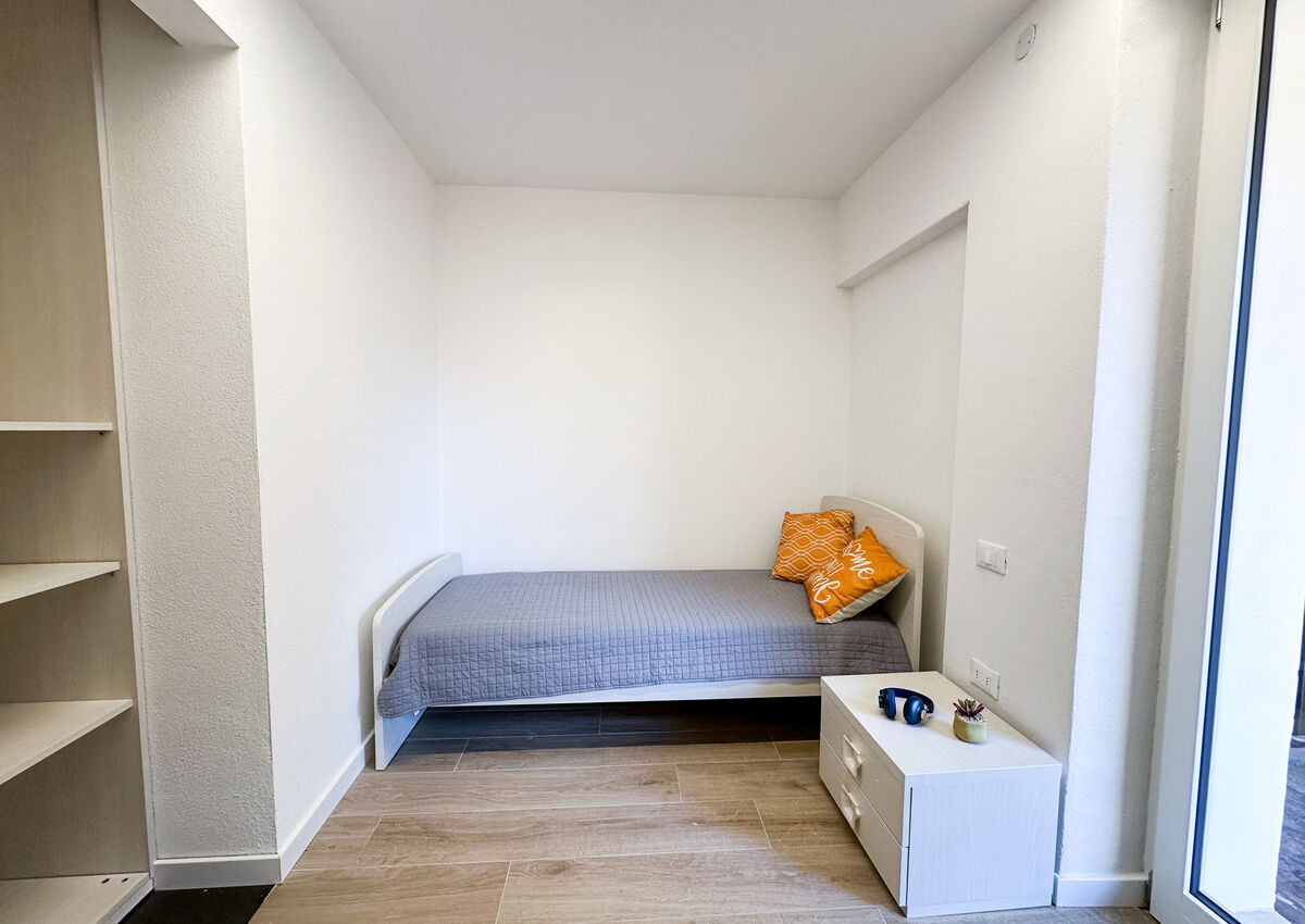 ROVERETO - Valbusa 1 - lato nord - Stanza 2 