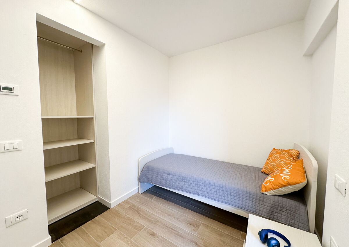 ROVERETO - Valbusa 1 - lato nord - Stanza 2 