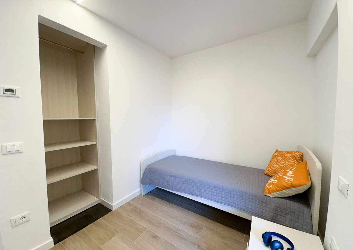 ROVERETO - Valbusa 1 - lato nord - Stanza 2 