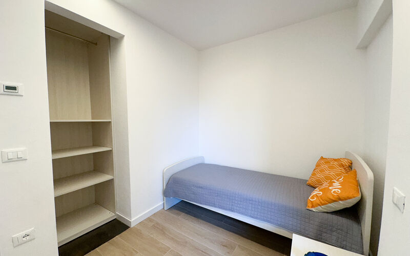 ROVERETO - Valbusa 1 - lato nord - Stanza 2 