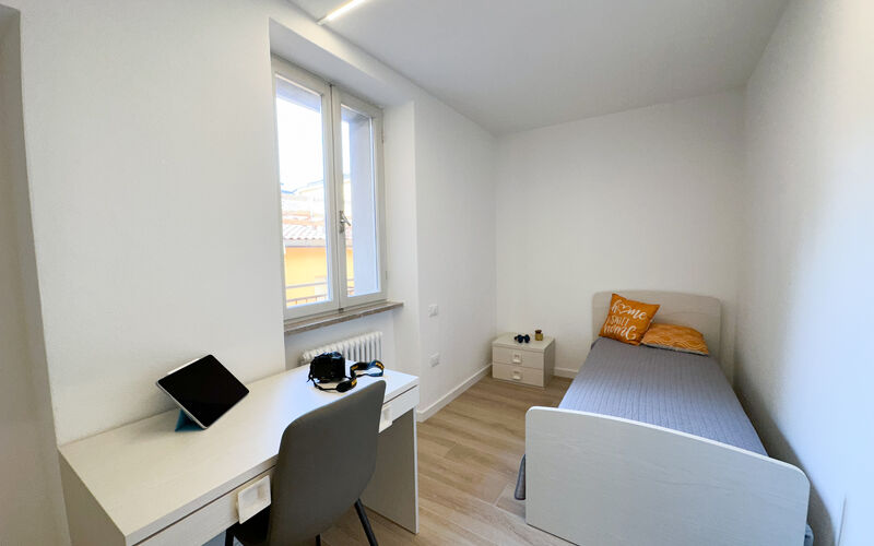 ROVERETO - Valbusa 1 - lato nord - Stanza 3