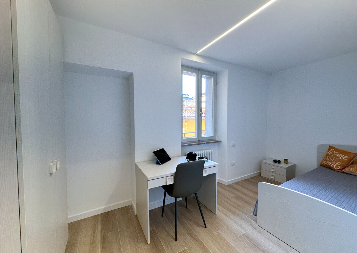 ROVERETO - Valbusa 1 - lato nord - Stanza 3