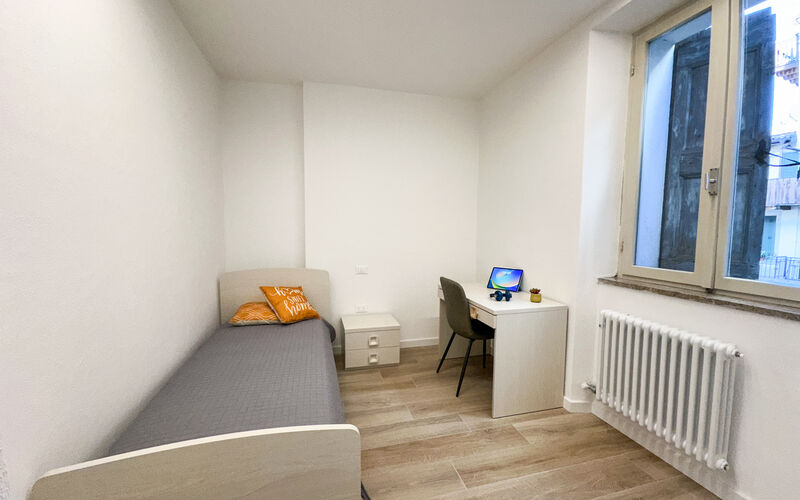 ROVERETO - Valbusa 1 - lato nord - Stanza 5