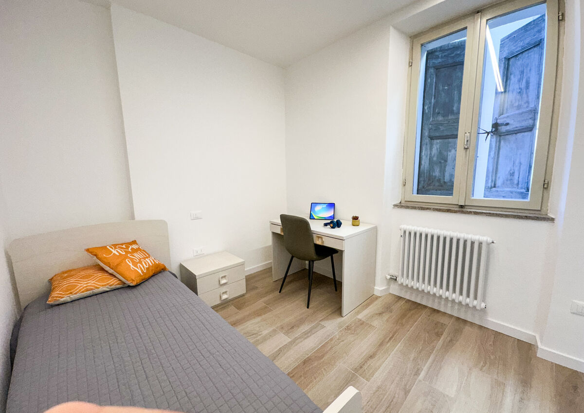 ROVERETO - Valbusa 1 - lato nord - Stanza 5