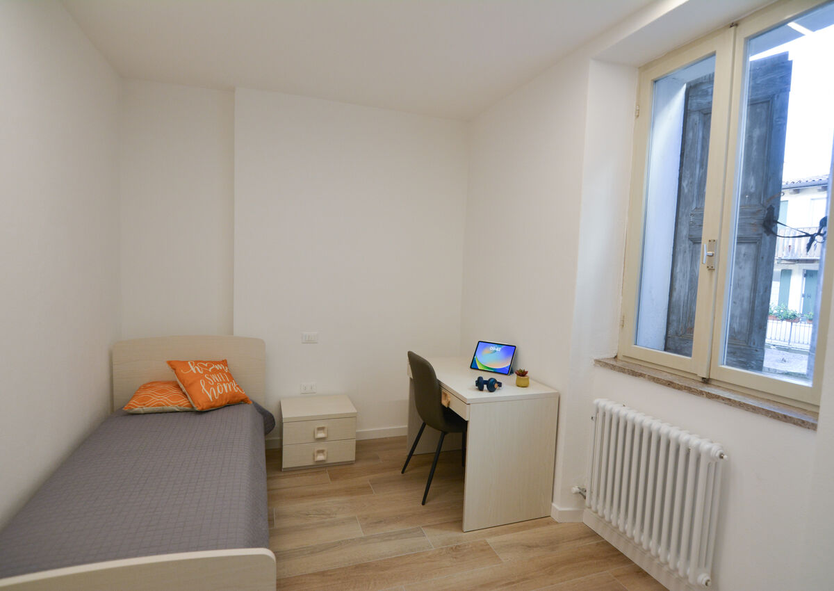 ROVERETO - Valbusa 1 - lato nord - Stanza 5