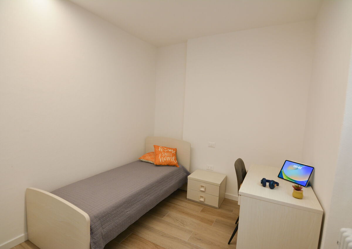 ROVERETO - Valbusa 1 - lato nord - Stanza 5