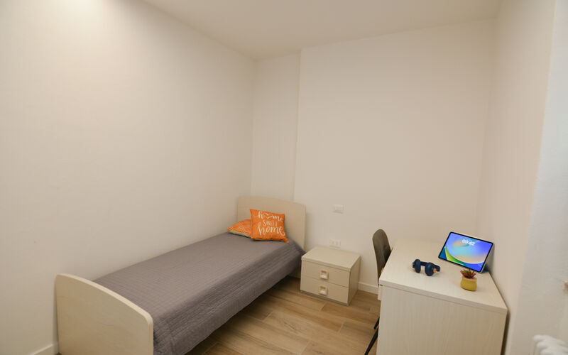 ROVERETO - Valbusa 1 - lato nord - Stanza 5