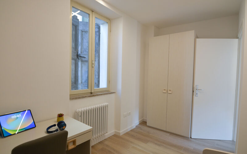 ROVERETO - Valbusa 1 - lato nord - Stanza 5