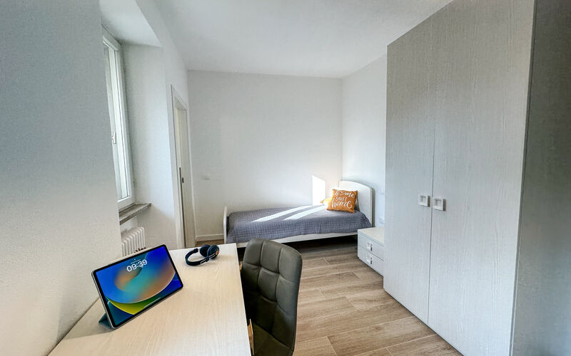 ROVERETO - Valbusa 1 - lato nord - Stanza 6