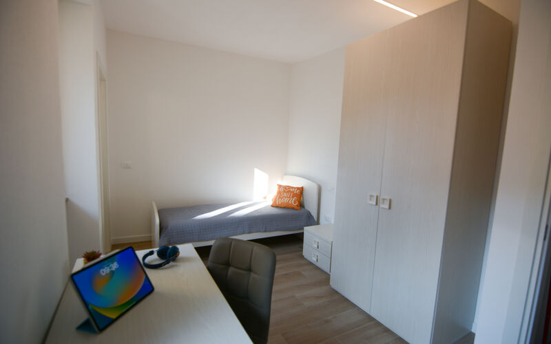 ROVERETO - Valbusa 1 - lato nord - Stanza 6