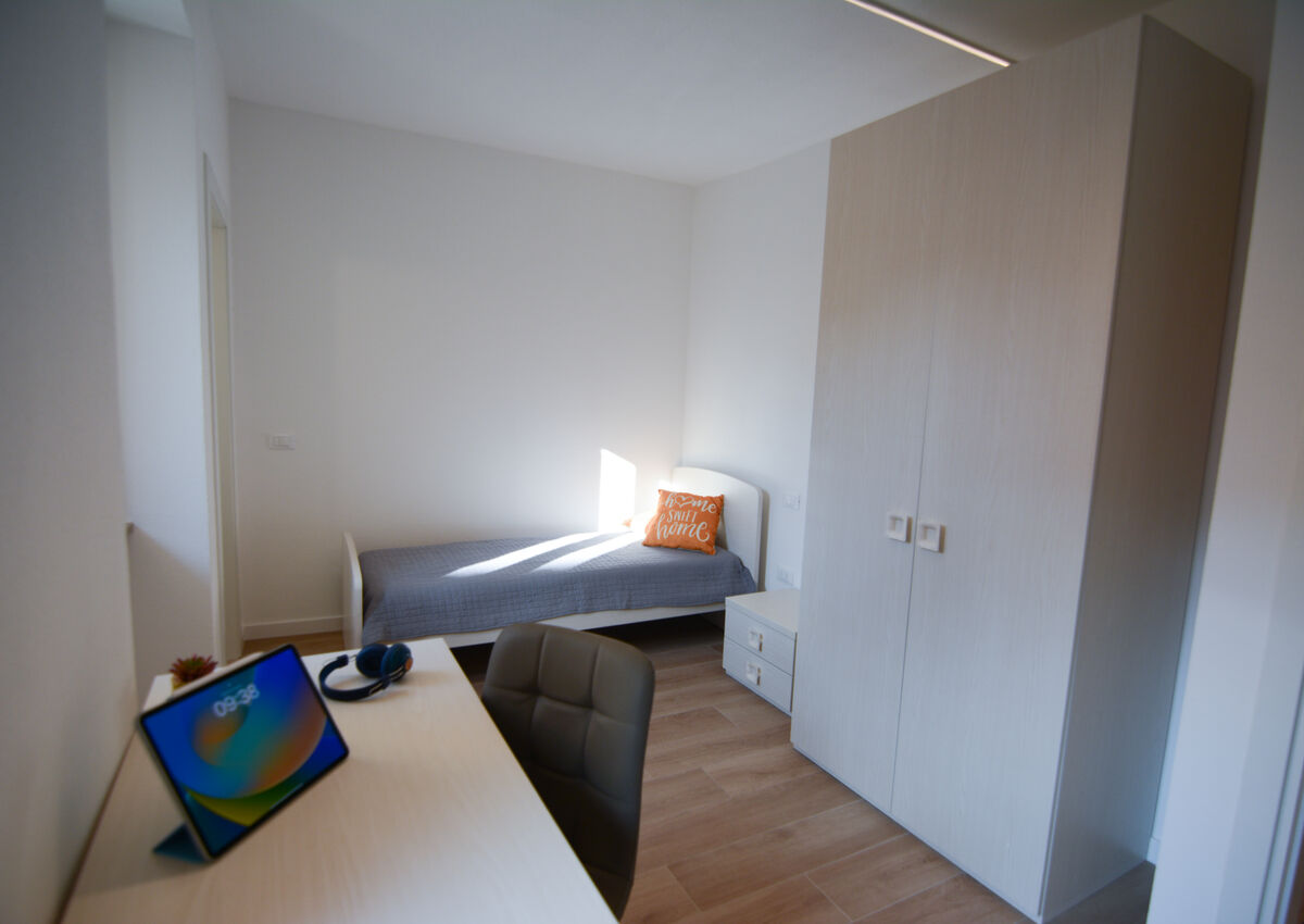 ROVERETO - Valbusa 1 - lato nord - Stanza 6