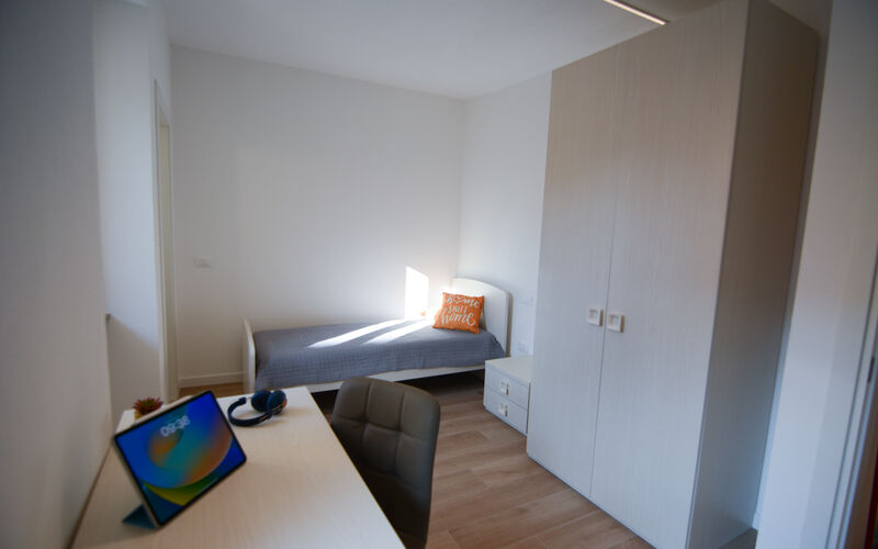 ROVERETO - Valbusa 1 - lato nord - Stanza 6