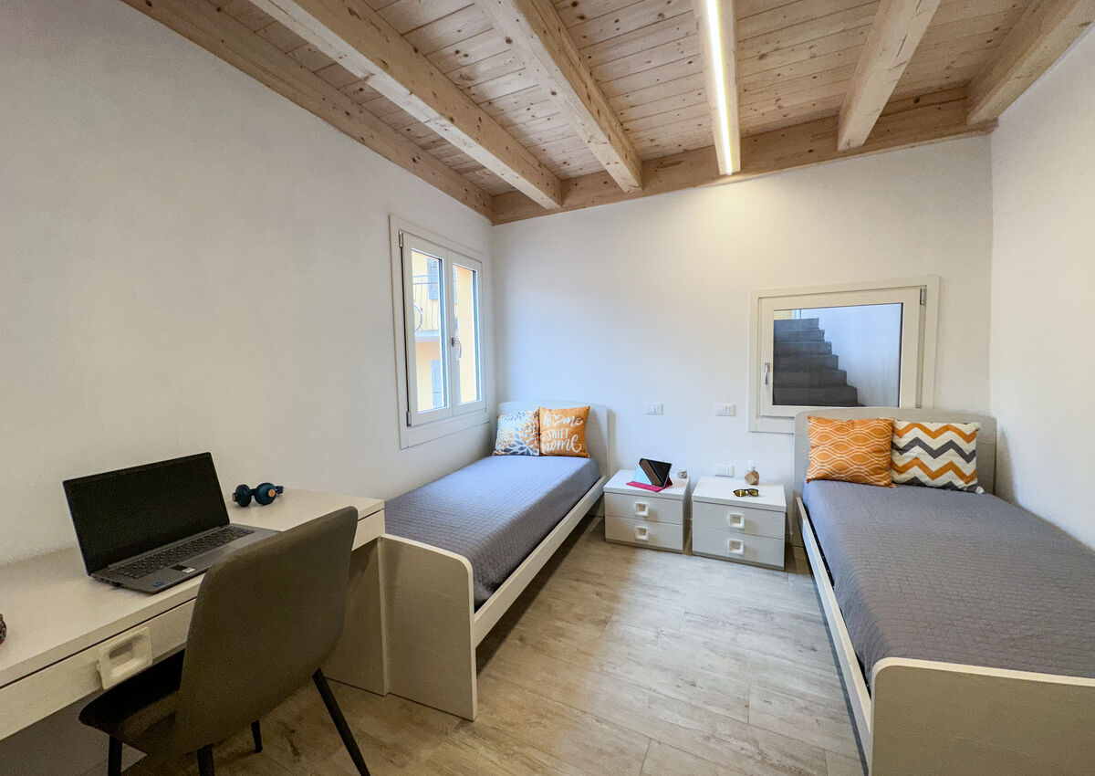 ROVERETO - Valbusa 5 - lato est - Stanza doppia - letto 2