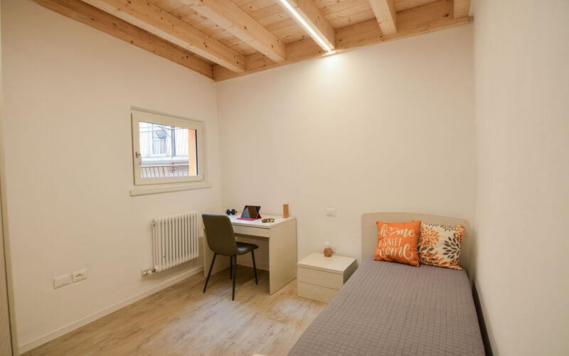 ROVERETO - Valbusa 4 - lato sud - Stanza 1