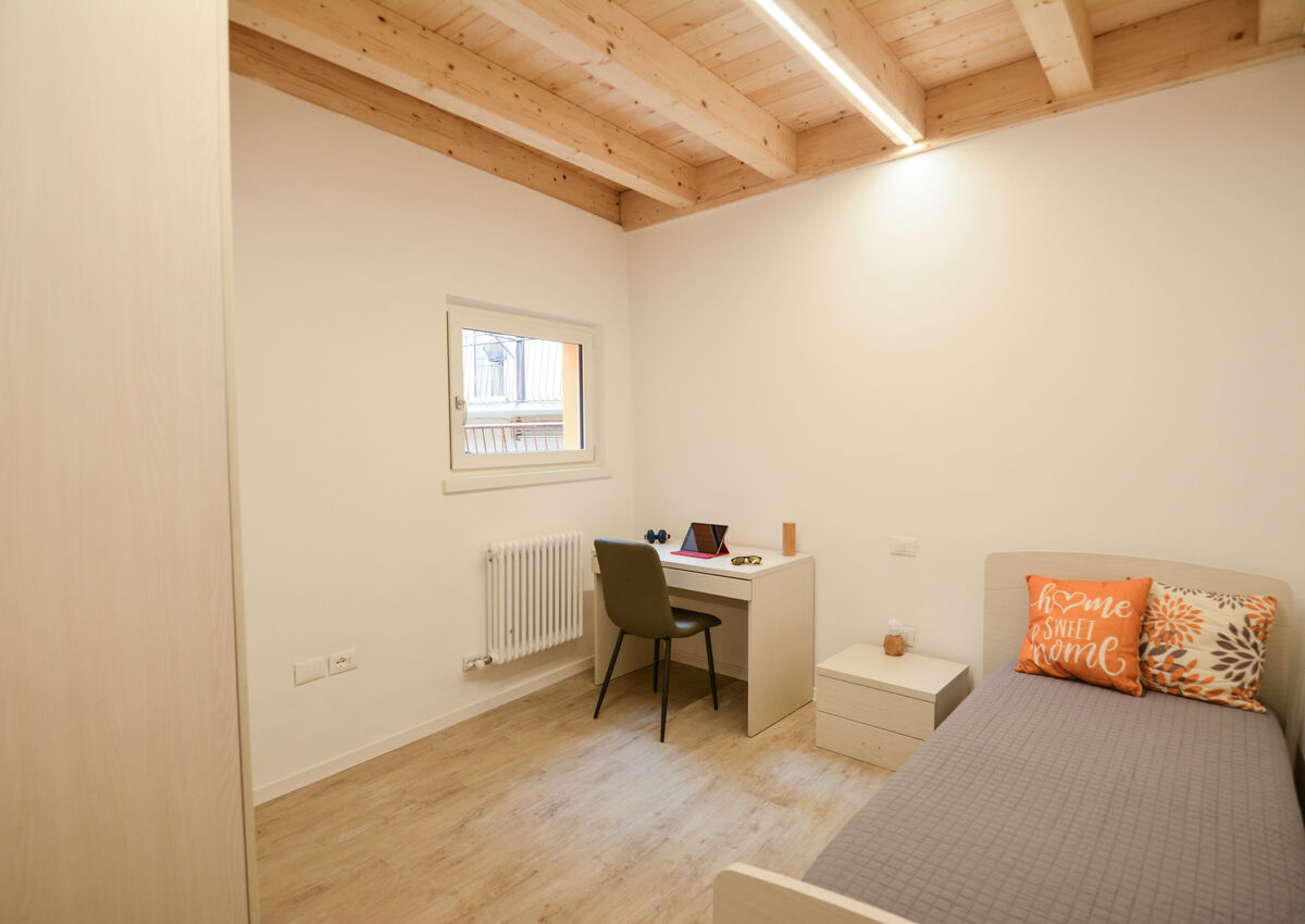 ROVERETO - Valbusa 4 - lato sud - Stanza 1