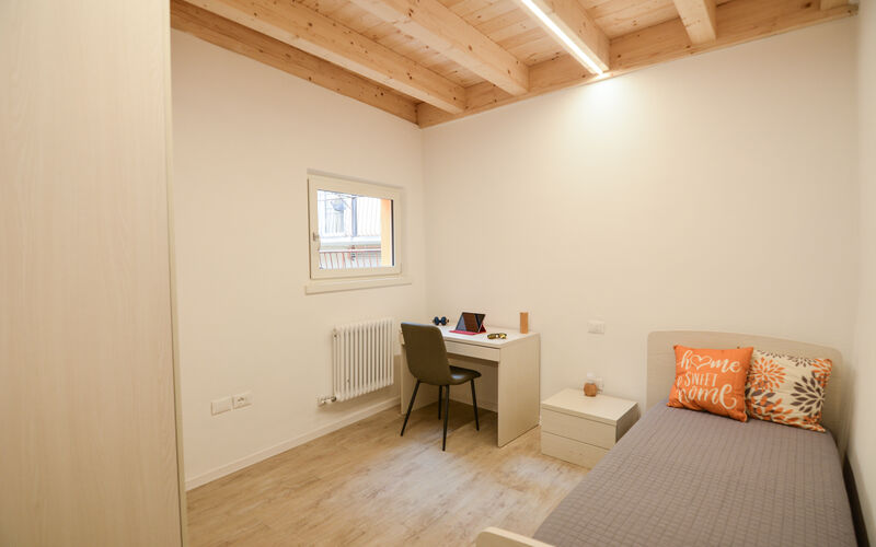 ROVERETO - Valbusa 4 - lato sud - Stanza 1