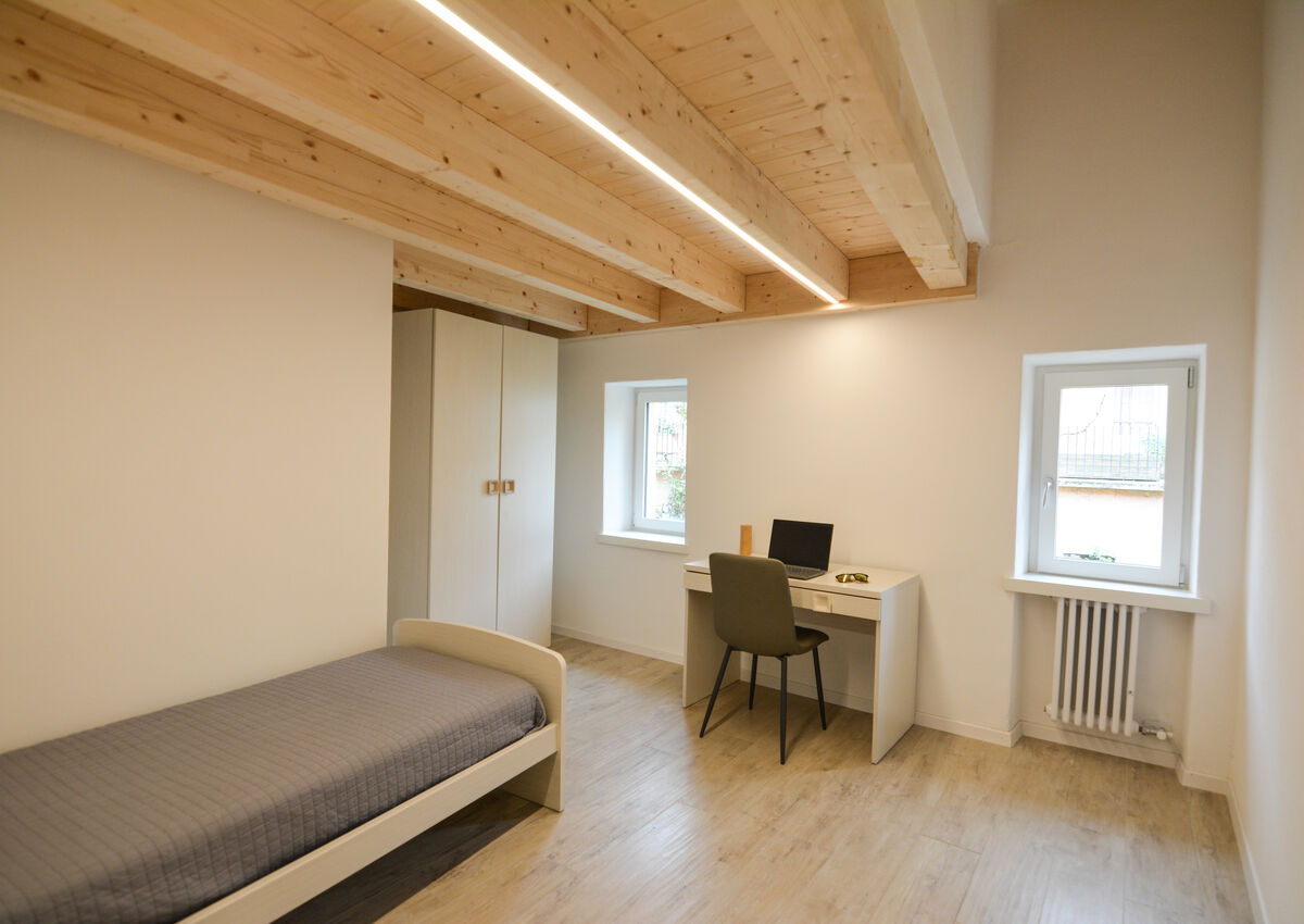 ROVERETO - Valbusa 4 - lato sud - Stanza 2