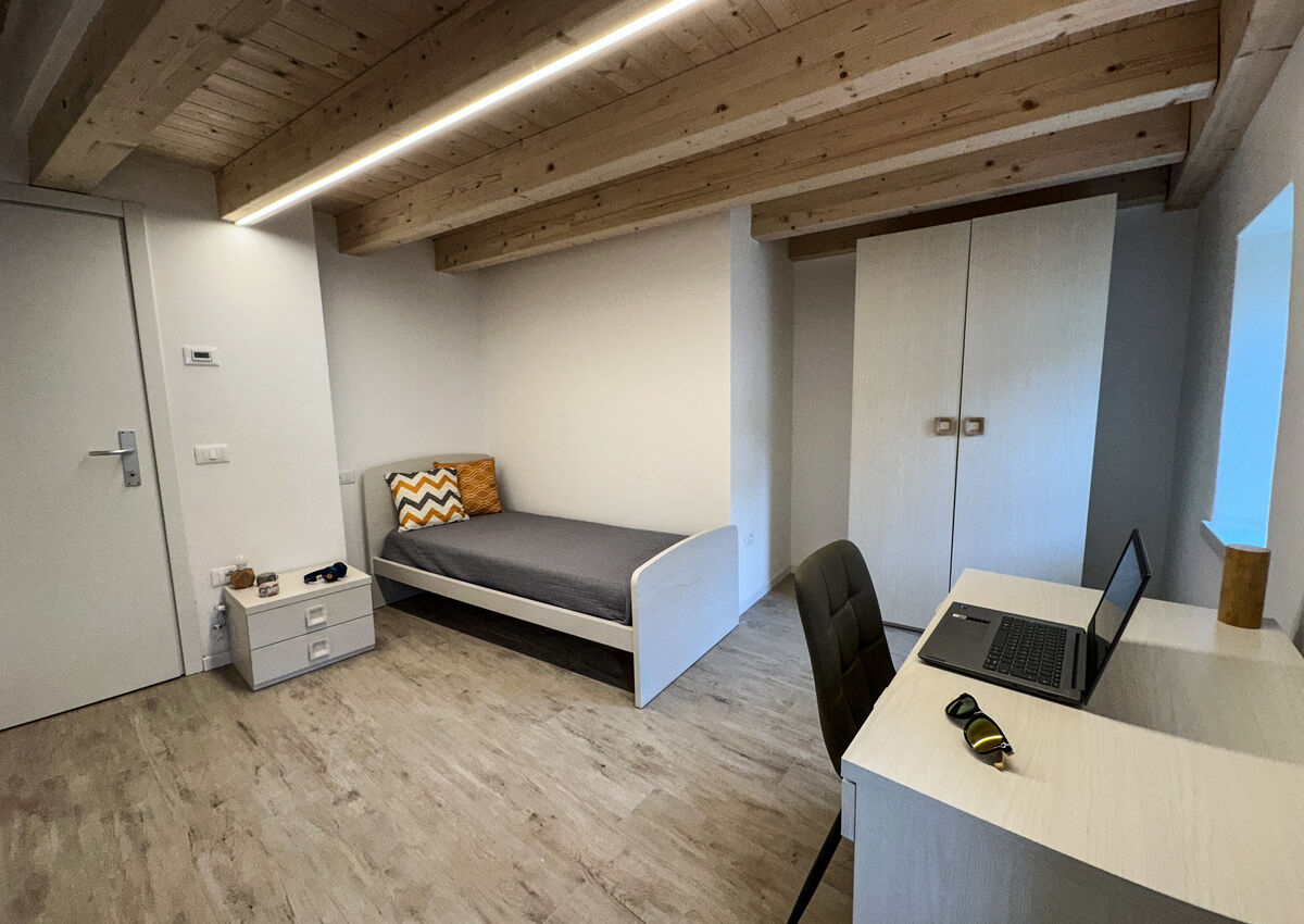 ROVERETO - Valbusa 4 - lato sud - Stanza 2