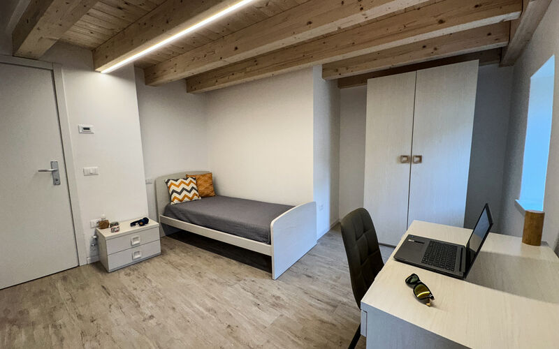 ROVERETO - Valbusa 4 - lato sud - Stanza 2