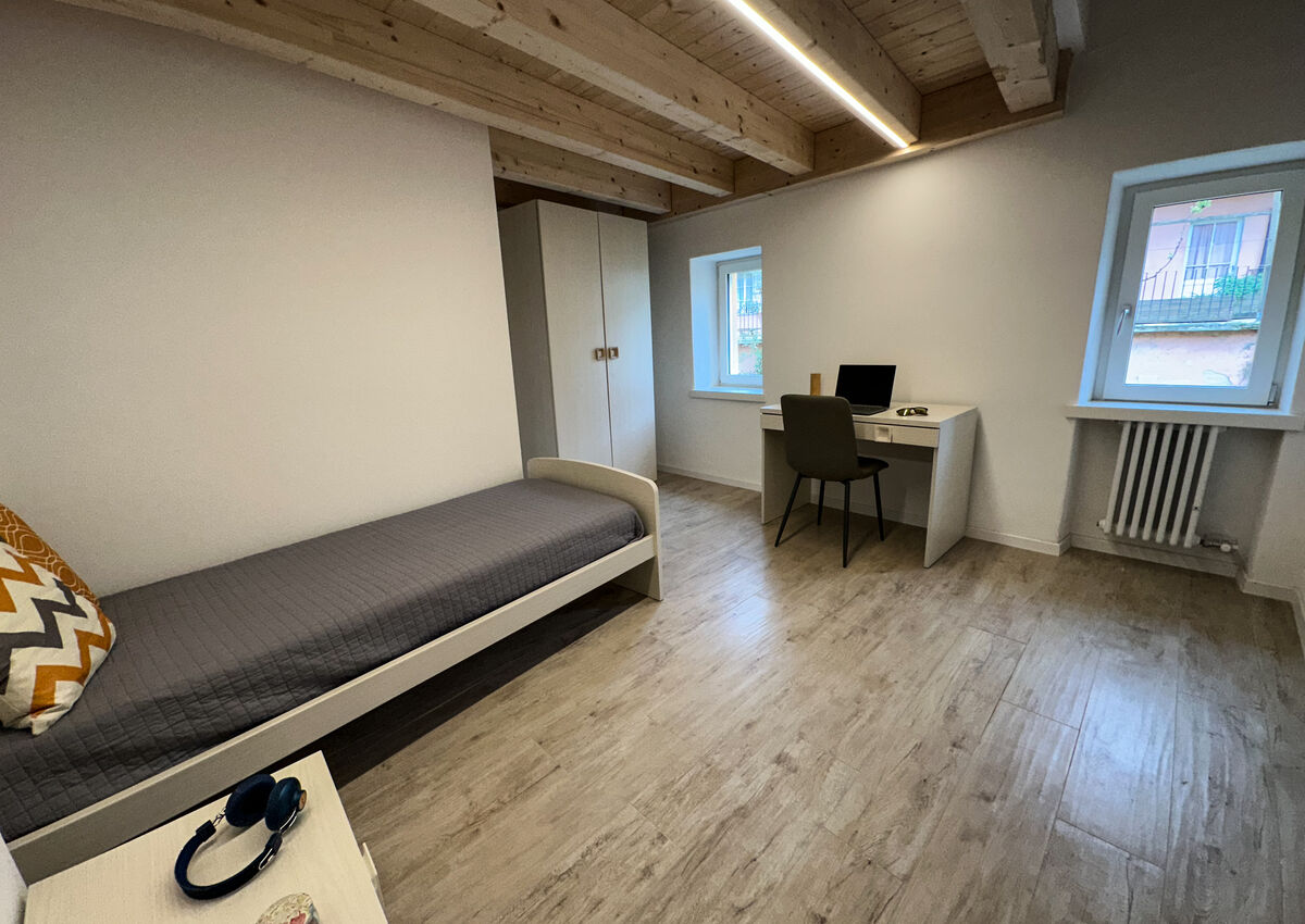 ROVERETO - Valbusa 4 - lato sud - Stanza 2