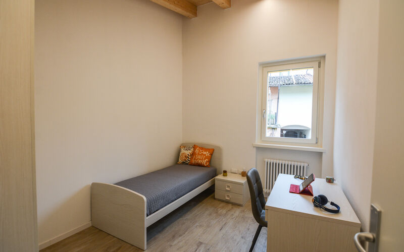 ROVERETO - Valbusa 4 - lato sud - Stanza 3