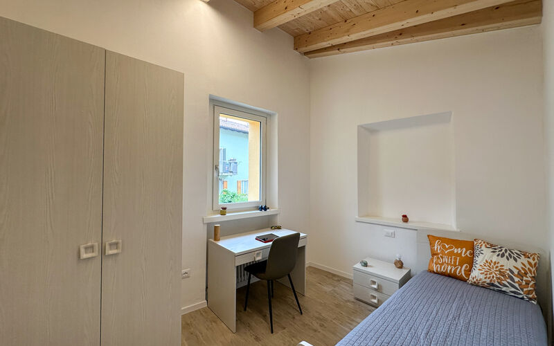 ROVERETO - Valbusa 4 - lato sud - Stanza 5