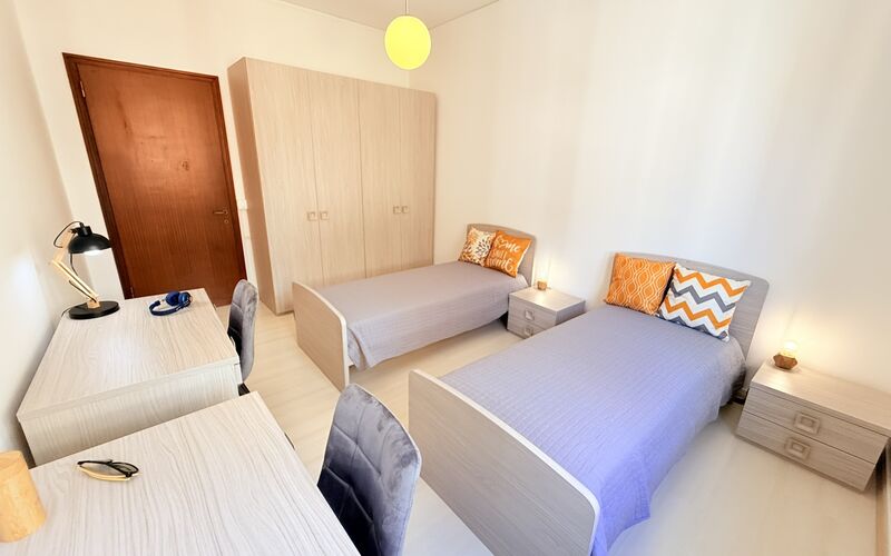 VICENZA - Via Borgo Casale - Stanza doppia 1 - letto 1