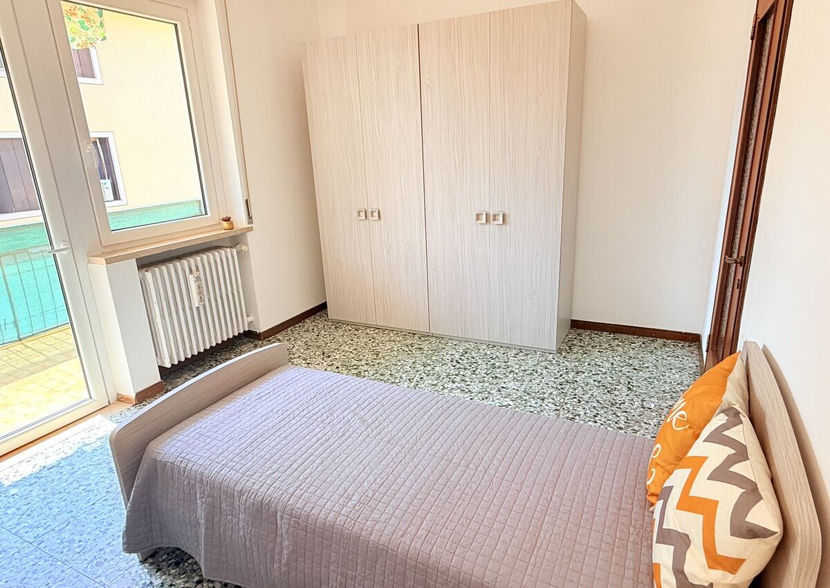 VICENZA - Via Borgo Casale - Stanza doppia 2 - letto 1