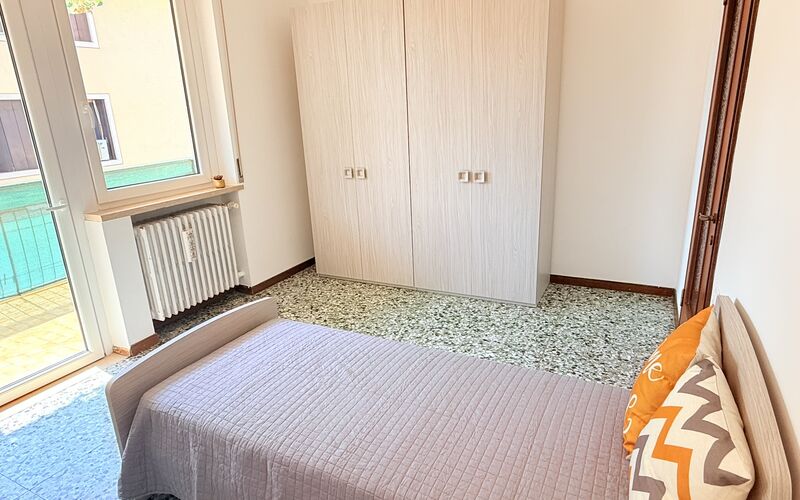VICENZA - Via Borgo Casale - Stanza doppia 2 - letto 2
